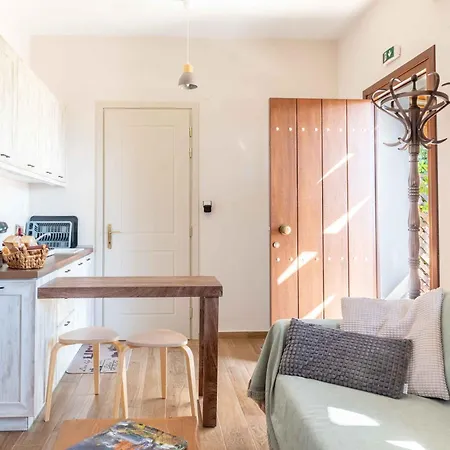 Petrichor Apartment *